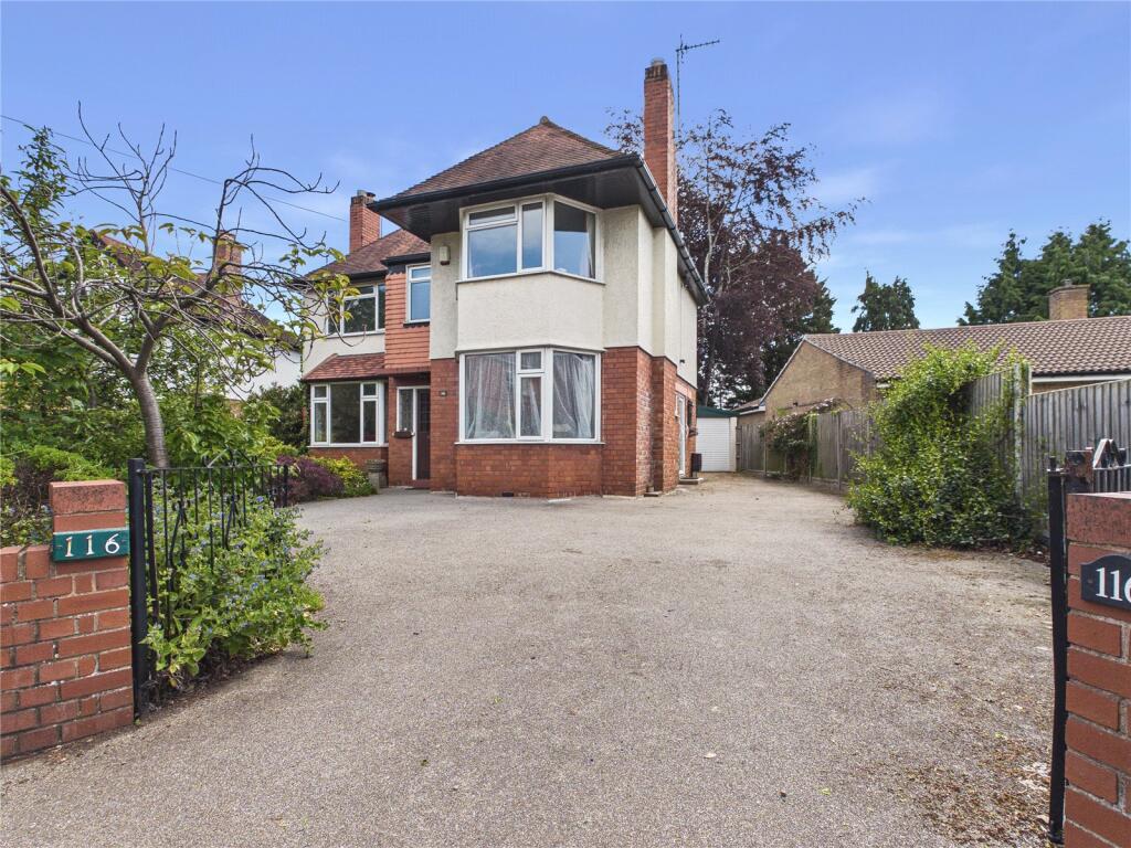 3-bed detached on Droitwich Road, Worcester, Worcestershire, WR3, £280,000