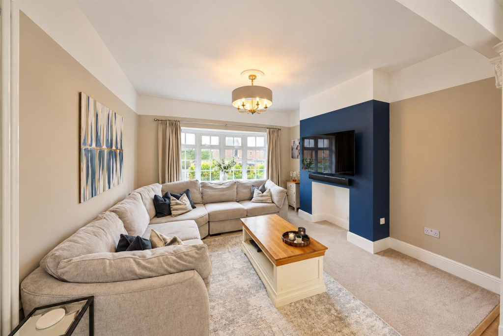 House in Hull, Anlaby Park - View 4