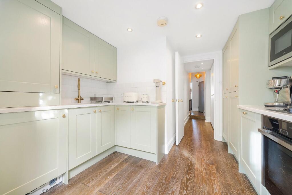 Apartment in London - View 5