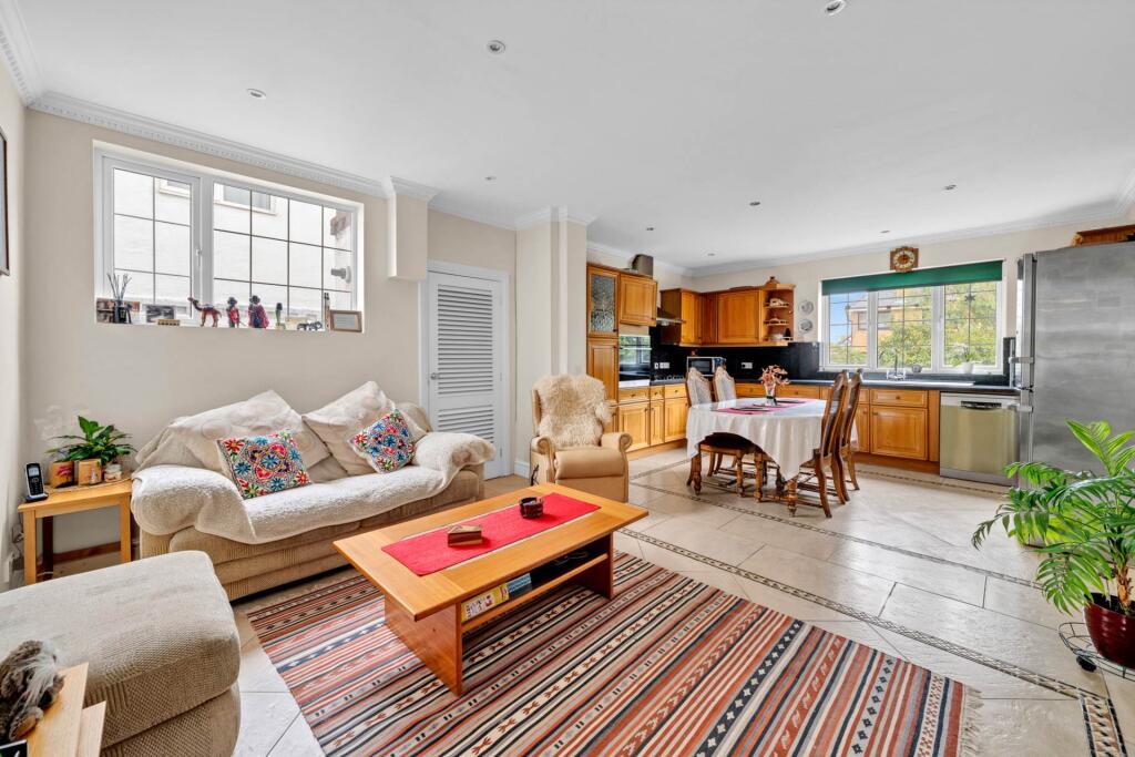 Lawrie Park Avenue, Sydenham, SE26 photo 2