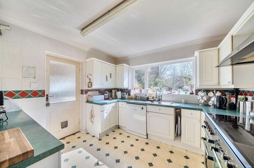 Haglane Copse, Pennington, Lymington, SO41 - View 6