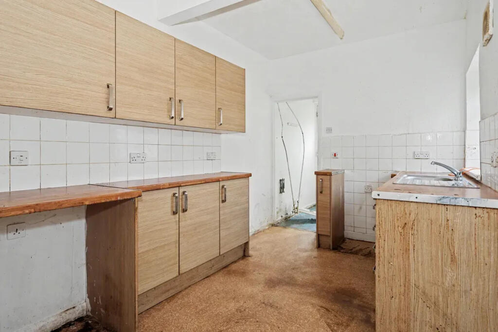 House in Swale, Sheerness - More