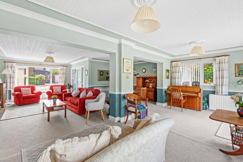 House in Loudwater, Chepping Wycombe - View 2