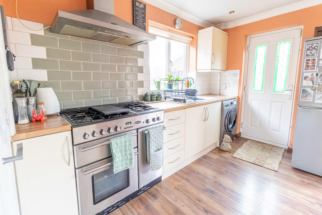 Additional image 6 of Buckingham Crescent, Bradford, BD14 6EJ