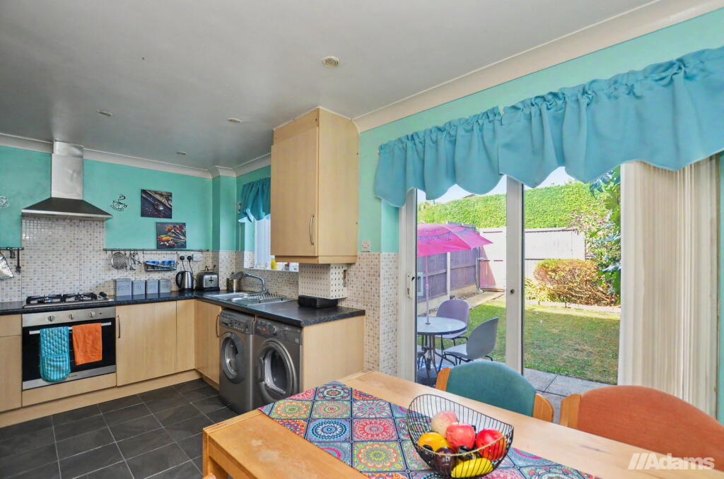 House in Runcorn, Hallwood Park, Beechwood - More