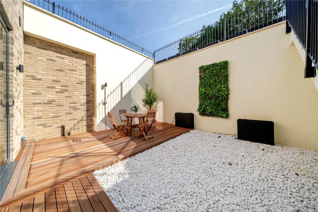 Main image of property: Creswick Road, London