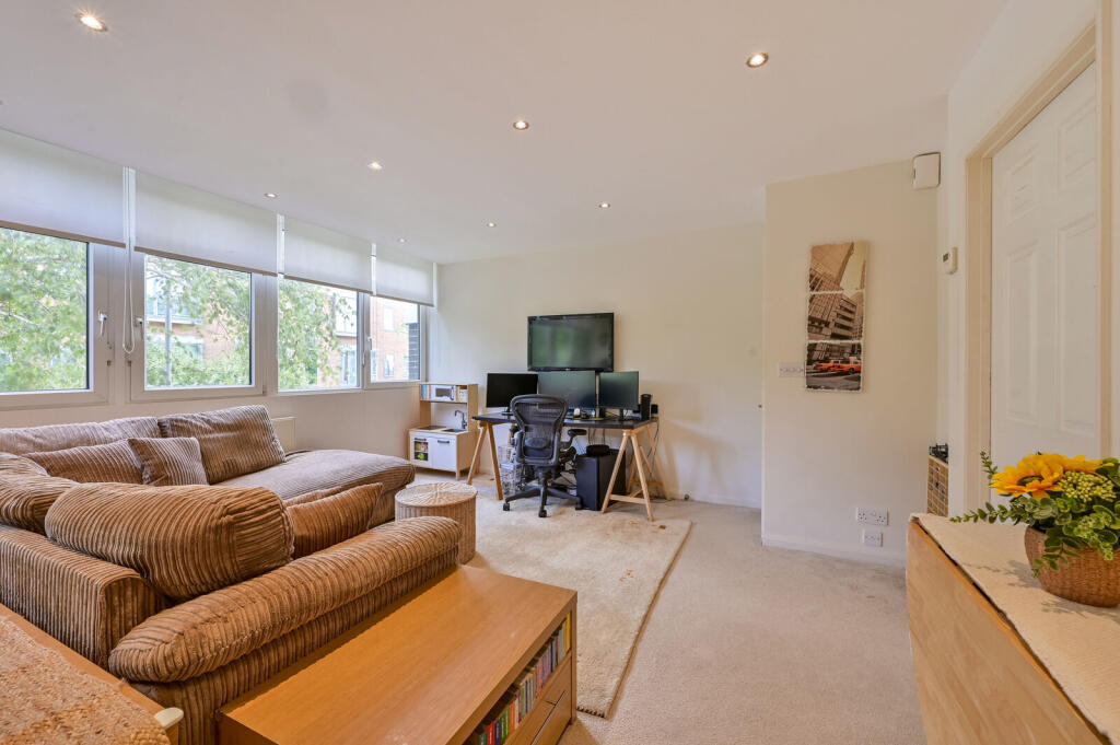 Apartment in London - More