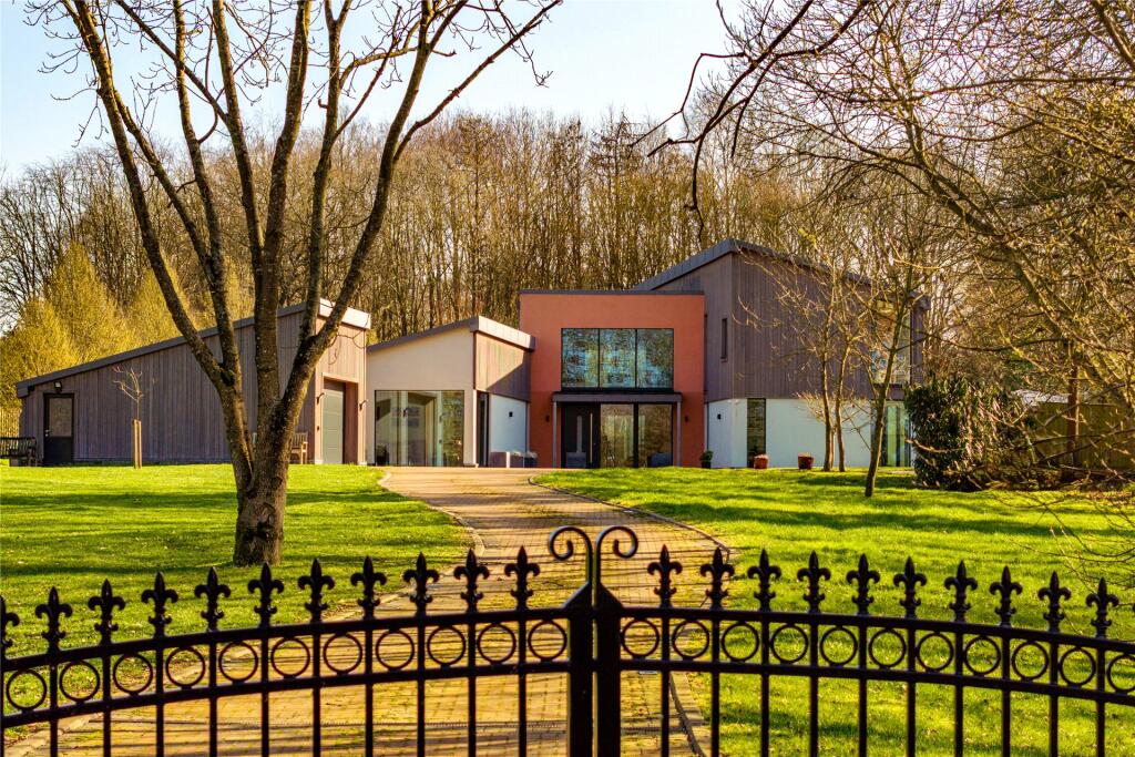 Main image of property: Little Horwood Road, Winslow, Buckingham, Buckinghamshire, MK18