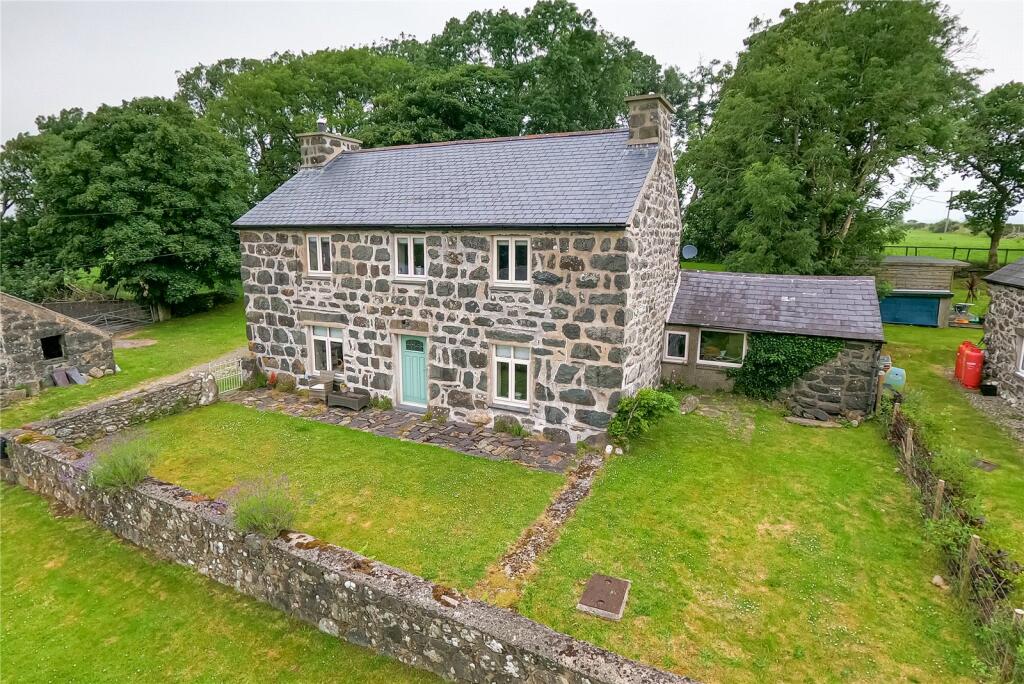 3-bed detached on Rhoslan, Criccieth, Gwynedd, LL52, £420,000