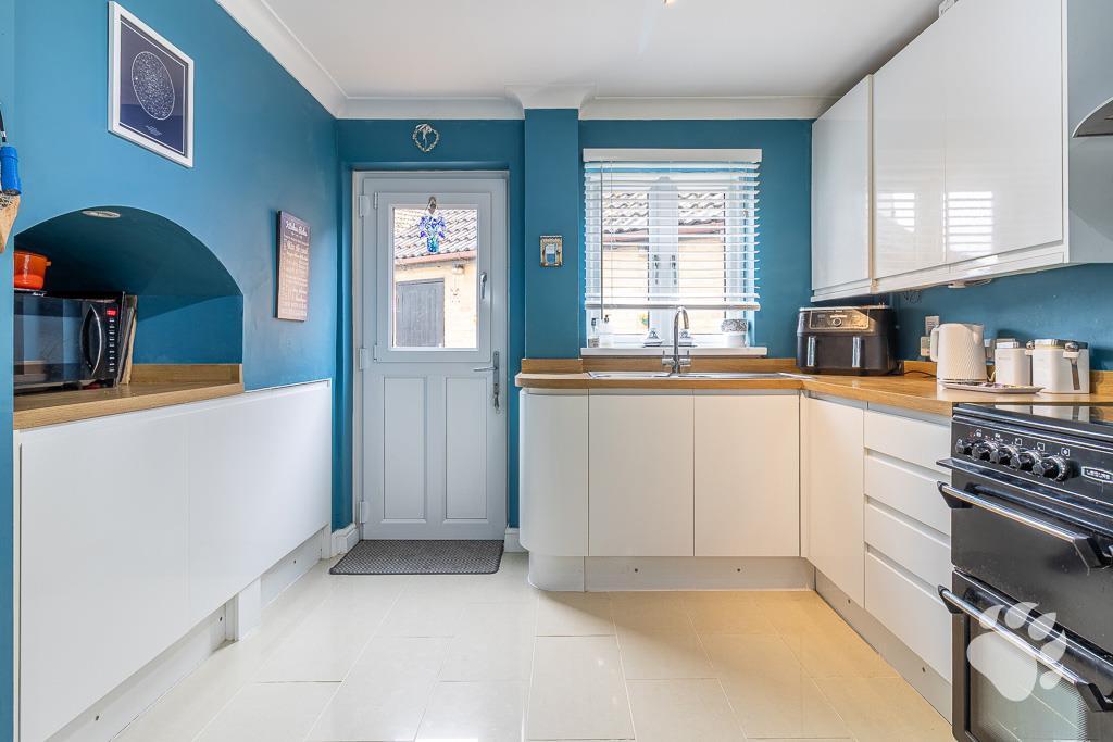 House in Basildon, Shotgate - More