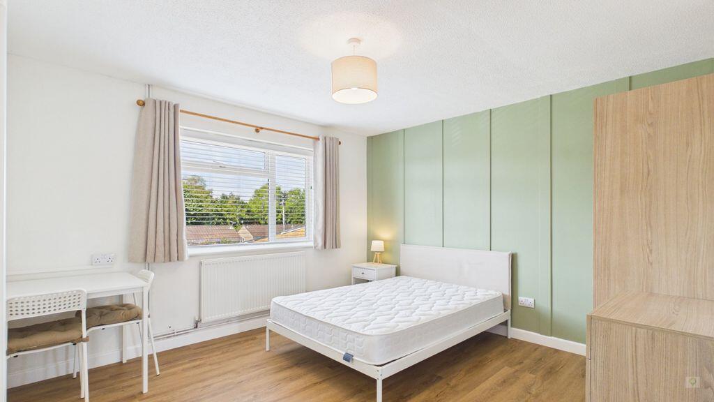 Room 2, 8 Abbots Way, Yeovil