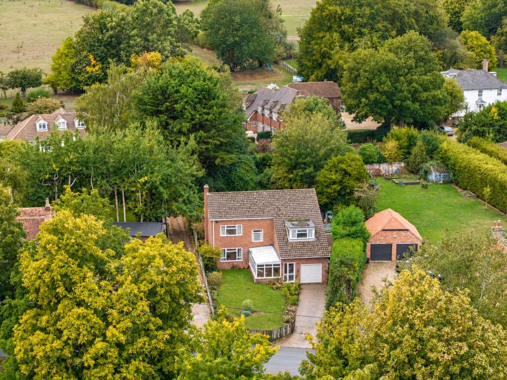 4-bed detached on Westbrook, Newbury, Berkshire, RG20, £750,000