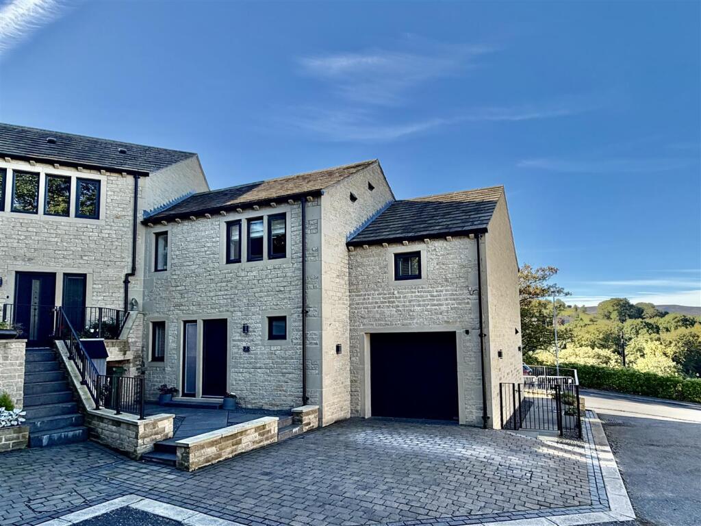 2-bed house on Newgate Fold, Holmfirth, £395,000