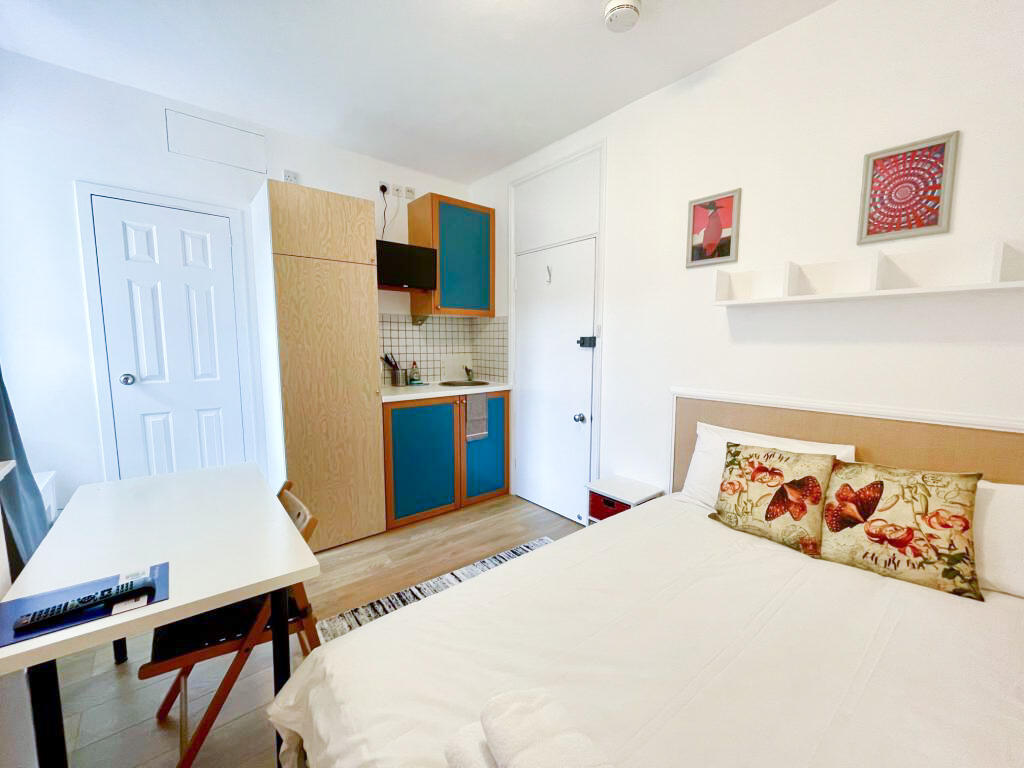 Studio flat for rent