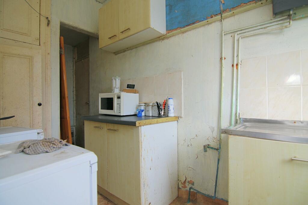 House in Bradford, West Yorkshire - View 4