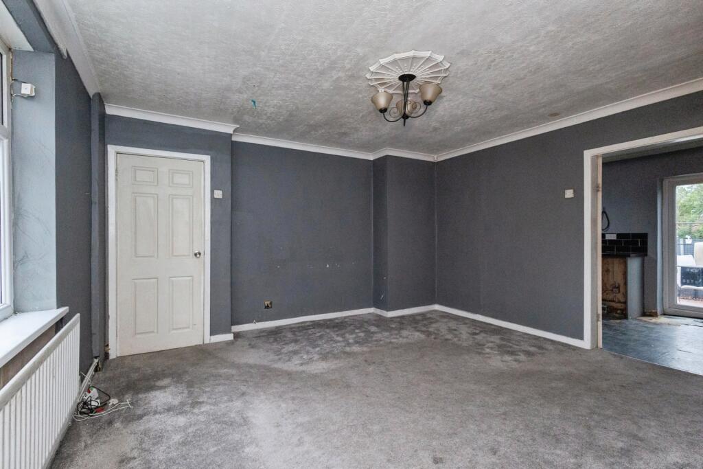 Lees Road, Ashton-under-Lyne, Greater Manchester, OL6 photo 2