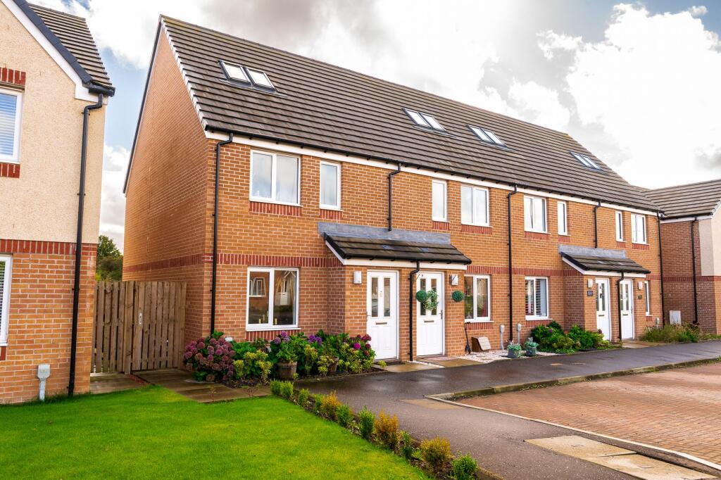 House in East Calder, Calderwood - More
