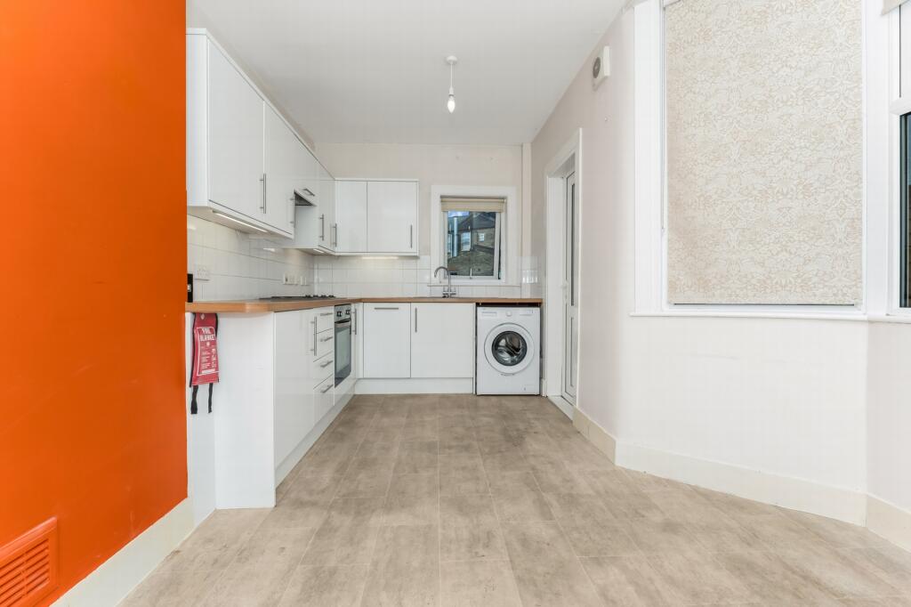 House in London - View 2