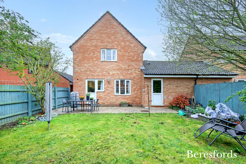 Pine Avenue, Dunmow, CM6 photo 4