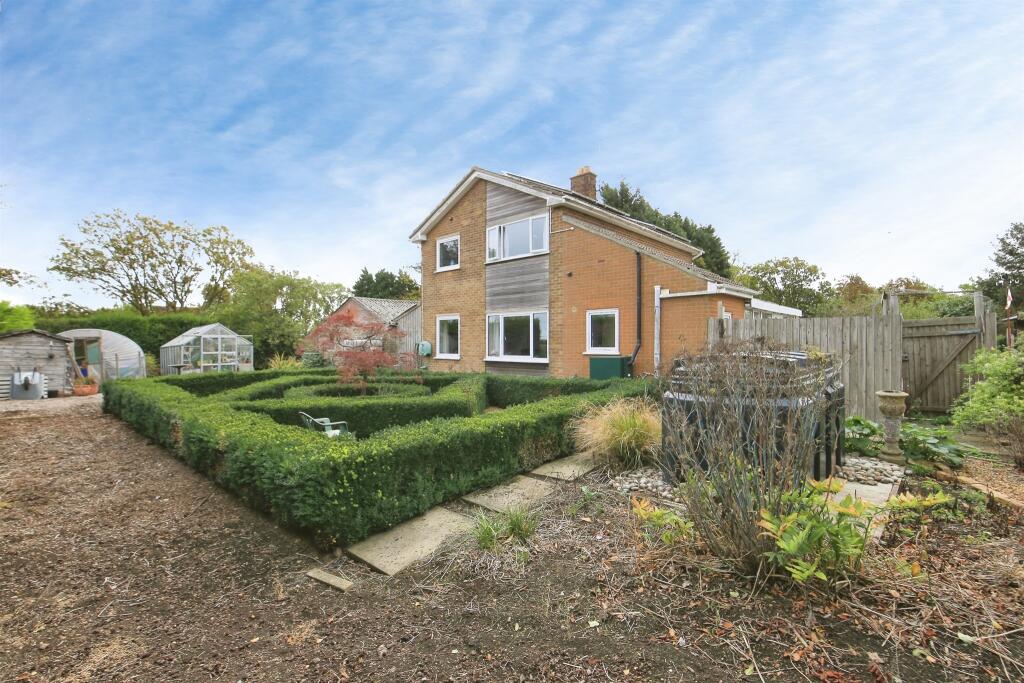 3-bed detached on Benwick Road, Whittlesey, Peterborough, £475,000