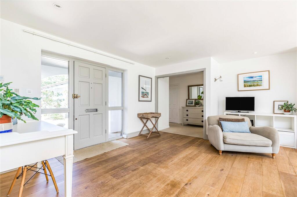 House in Portsmouth - More