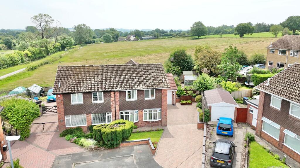 3-bed semi-detached on Wood Avenue, Kingsley, ST10, £295,000