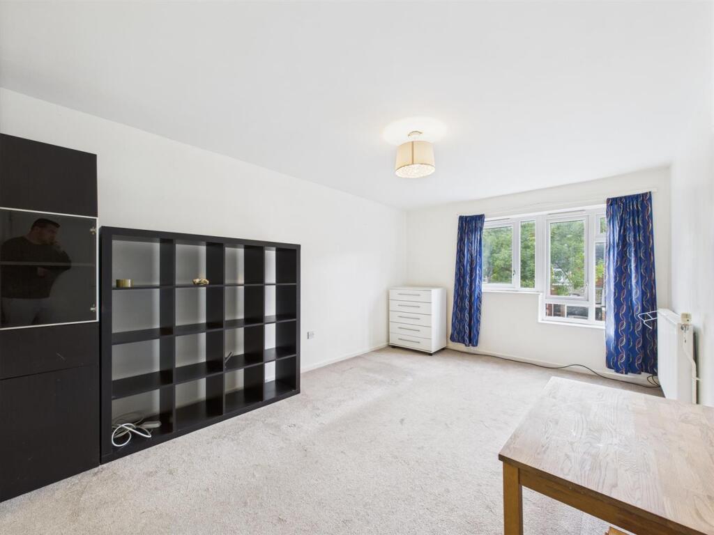 Apartment in London - View 2