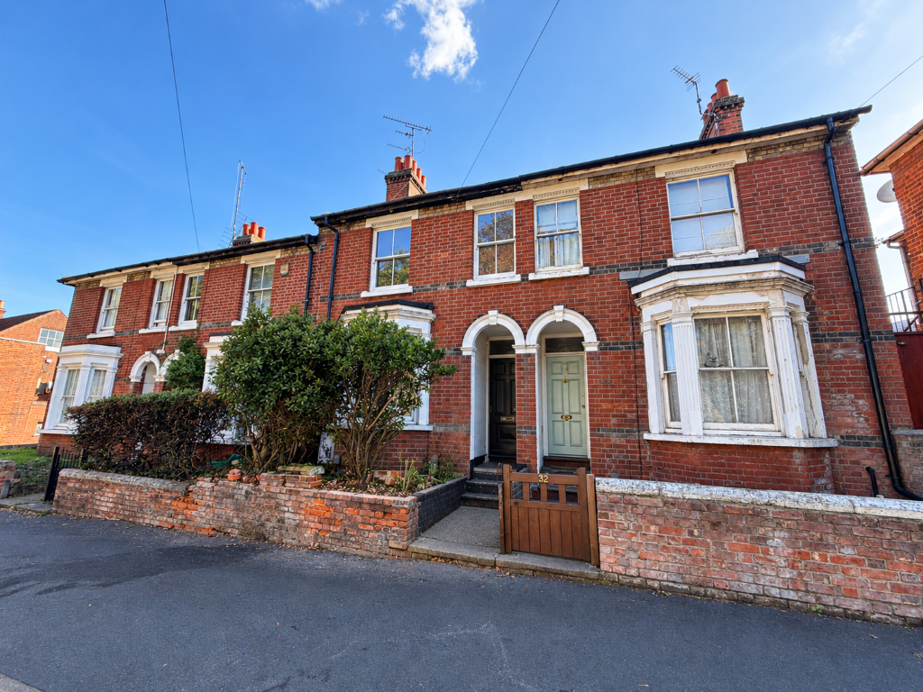 Main image of property: 31 Mersea Road, Colchester, Essex CO2 7ES
