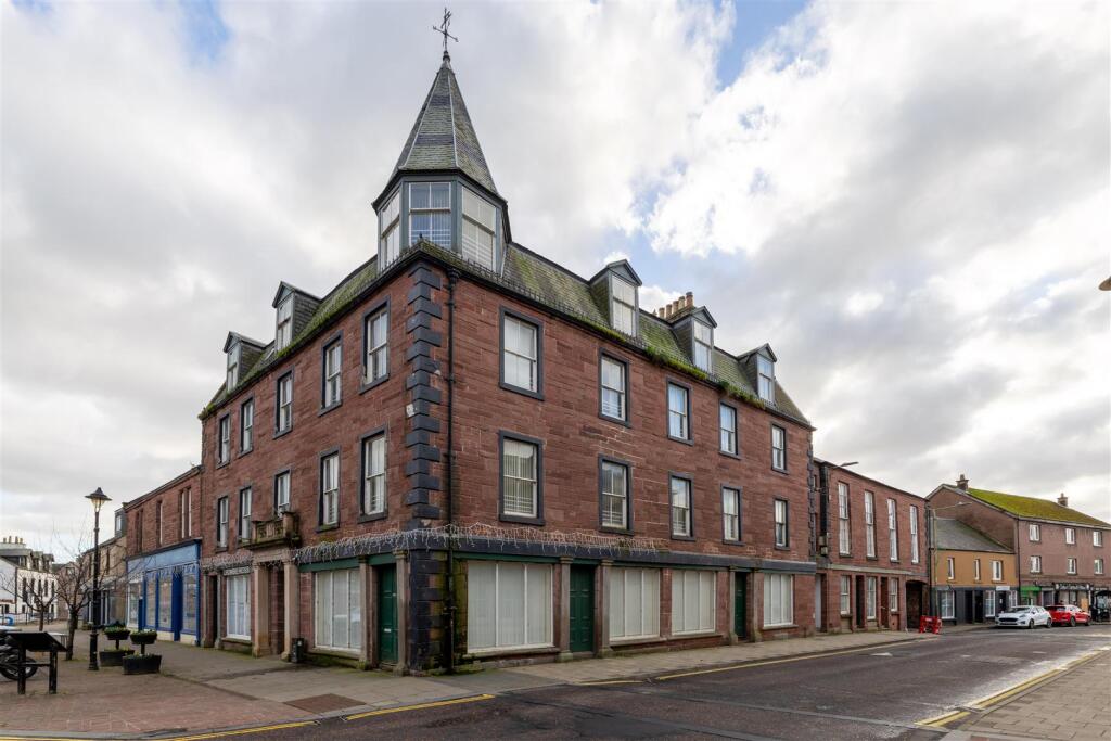 2-bed flat on George Street, Coupar Angus, Blairgowrie, £85,000