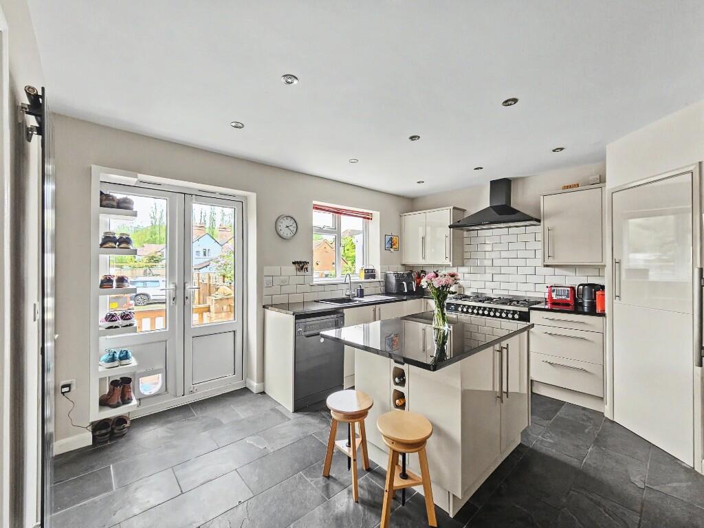 48 Watling Street South, Church Stretton, Shropshire, SY6 7BQ photo 3