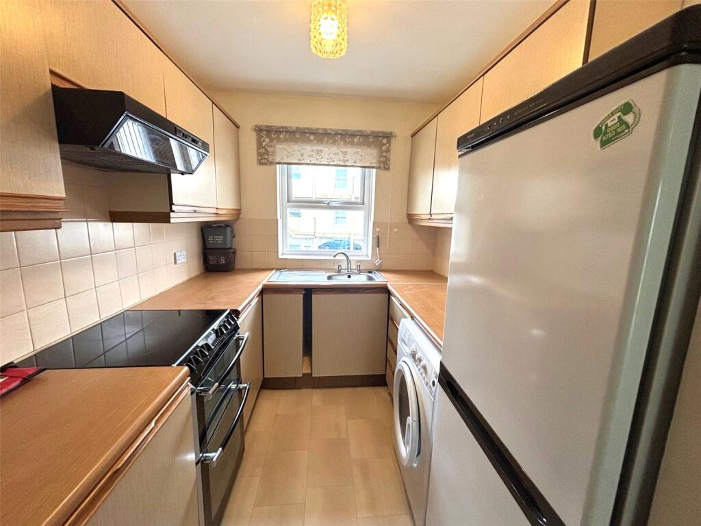 Apartment in Swansea - View 4