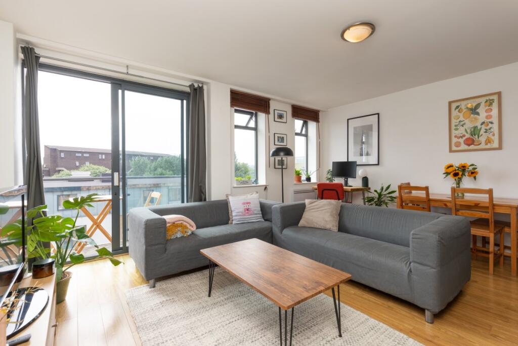Main image of property: 6 Valentia Place, Sw9
