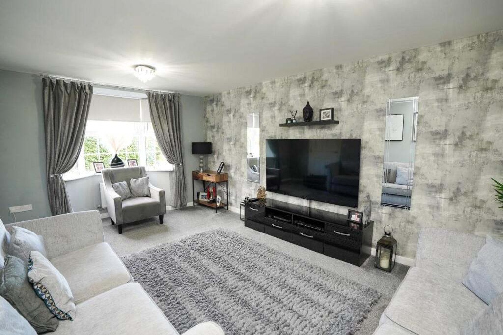 House in Wigan, Greater Manchester - More