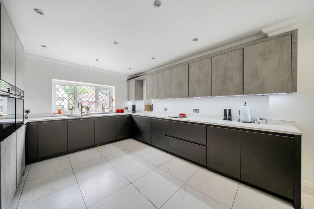 House in London, Elmstead - View 5