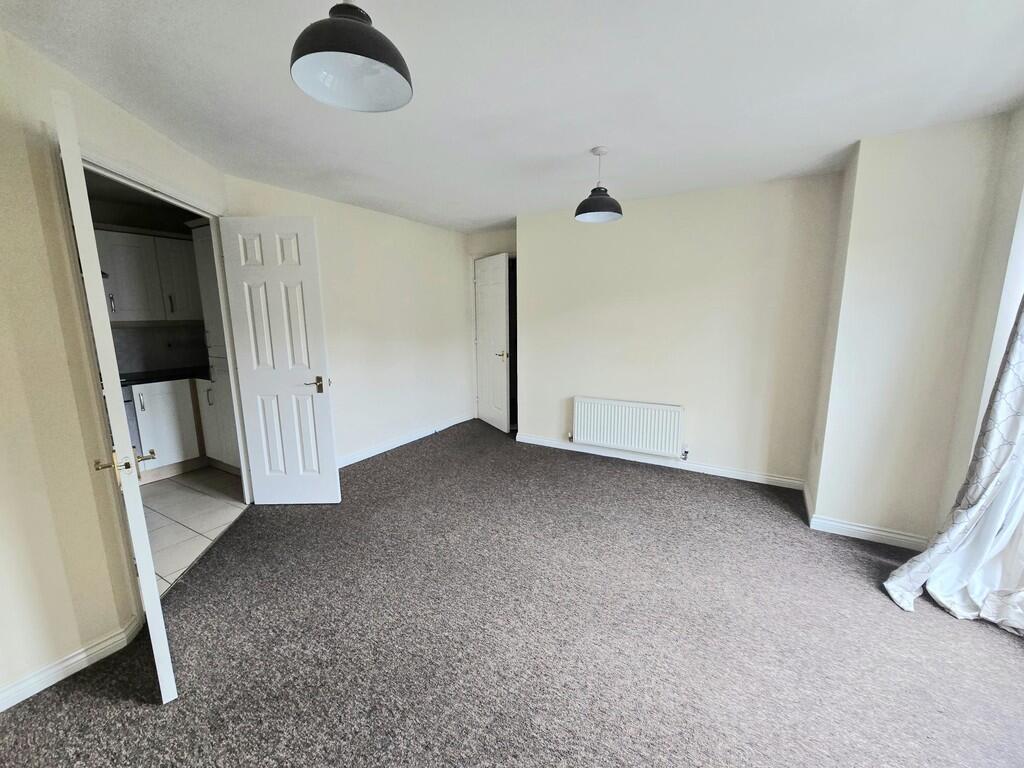 Apartment in Hartford, Cheshire West and Chester - View 4