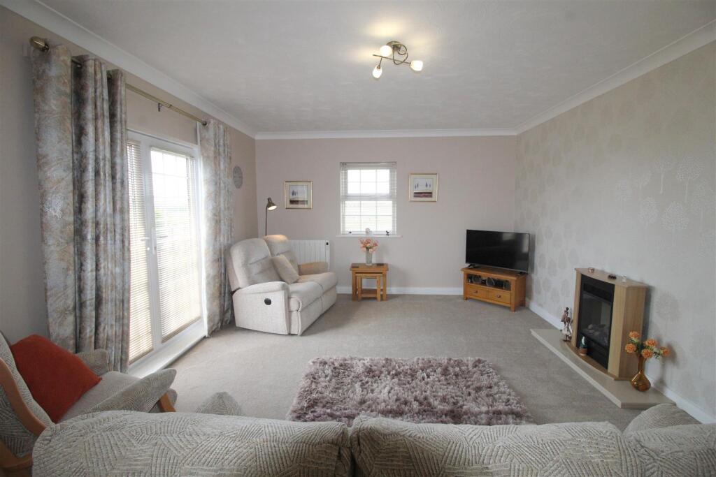 Blacksmith Row, Lytham St. Annes photo 3