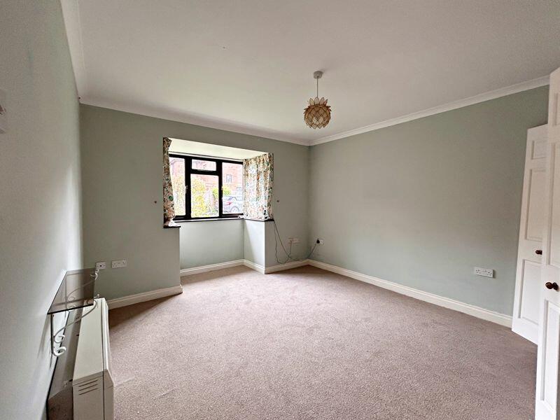 House in Worcester - View 4
