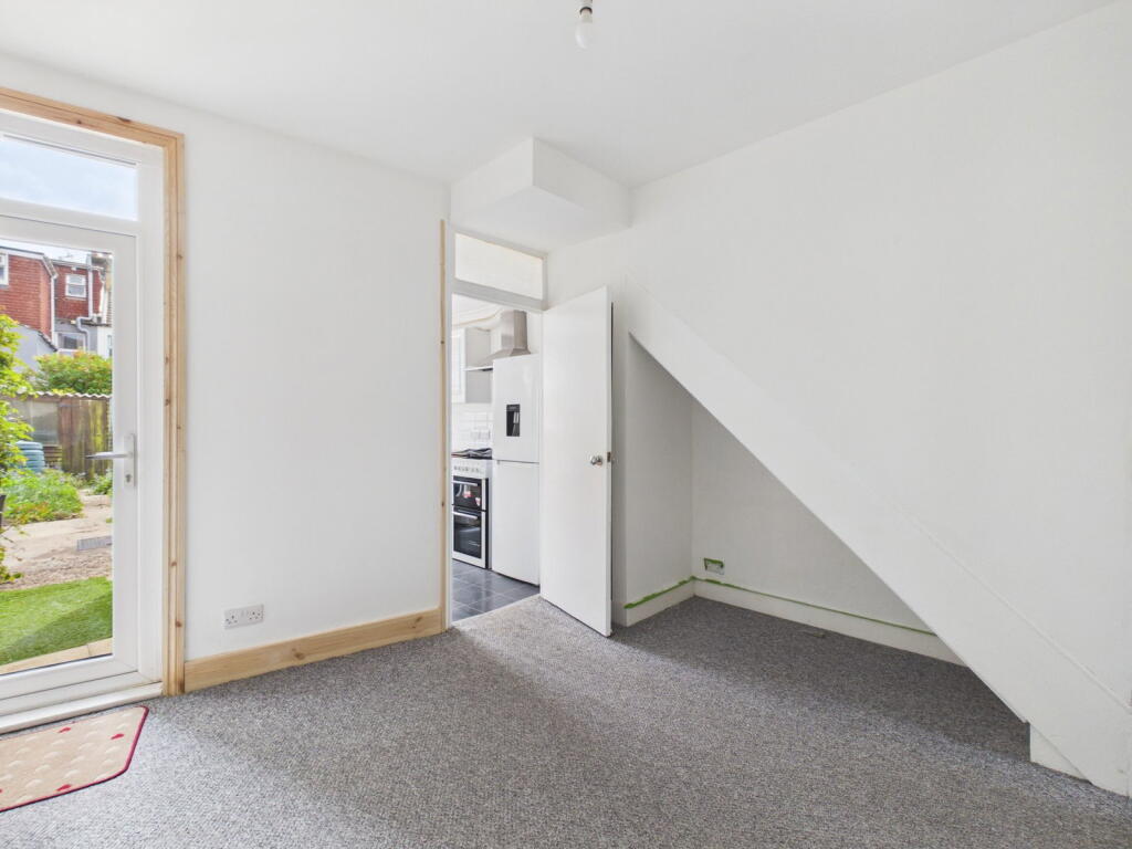 Tarring Road, Worthing, BN11 4EP photo 5