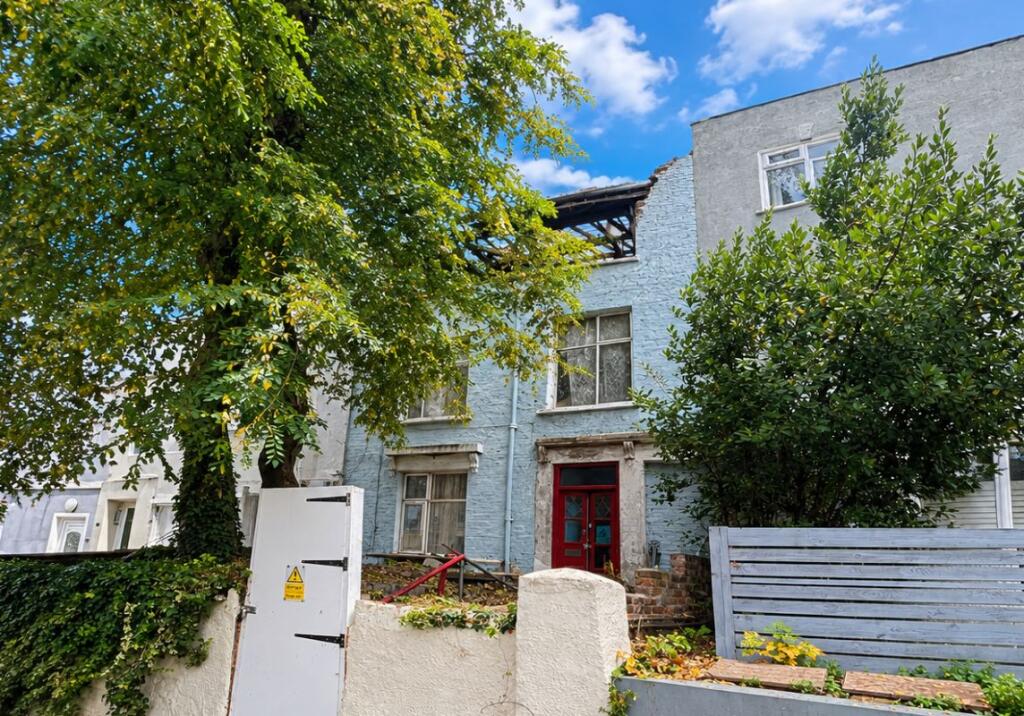 4-bed terraced on 56 Brookhill Road, Woolwich, London, SE18 6TU, £175,000