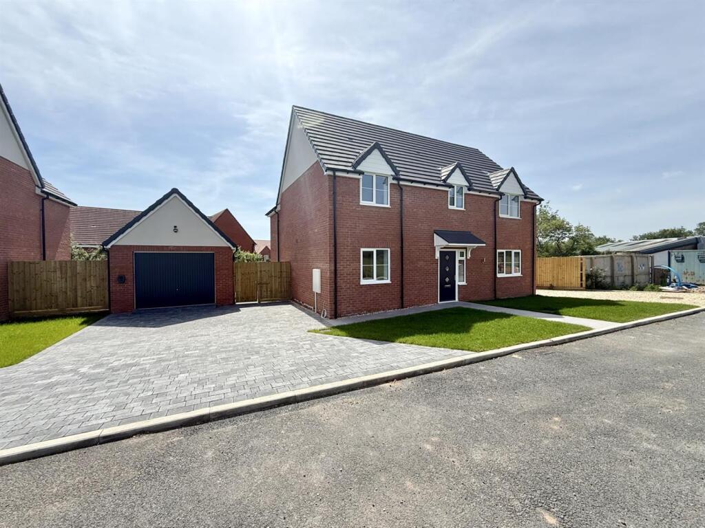 4-bed detached on Pottery Fields, Ashleworth, £550,000