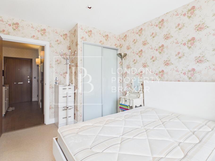 Apartment in London - View 5
