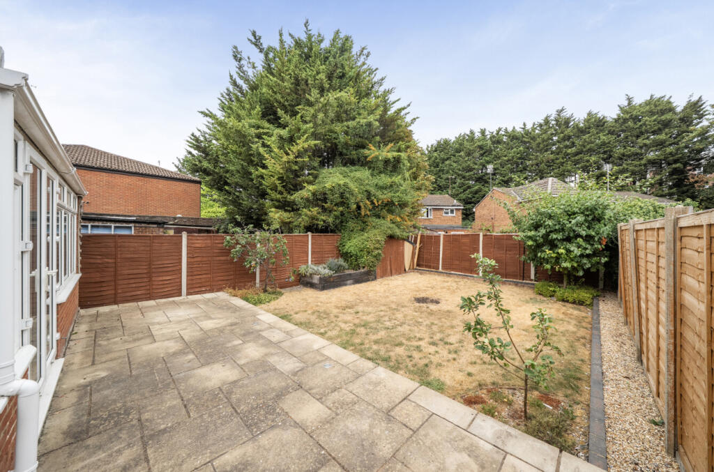 House in Luton - View 5