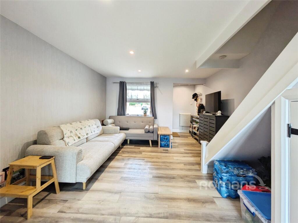 House in Reading, Lower Earley, Earley - View 4