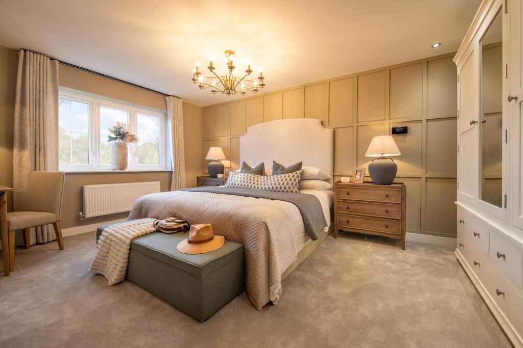 House in Hemel Hempstead, Hazlemere - More