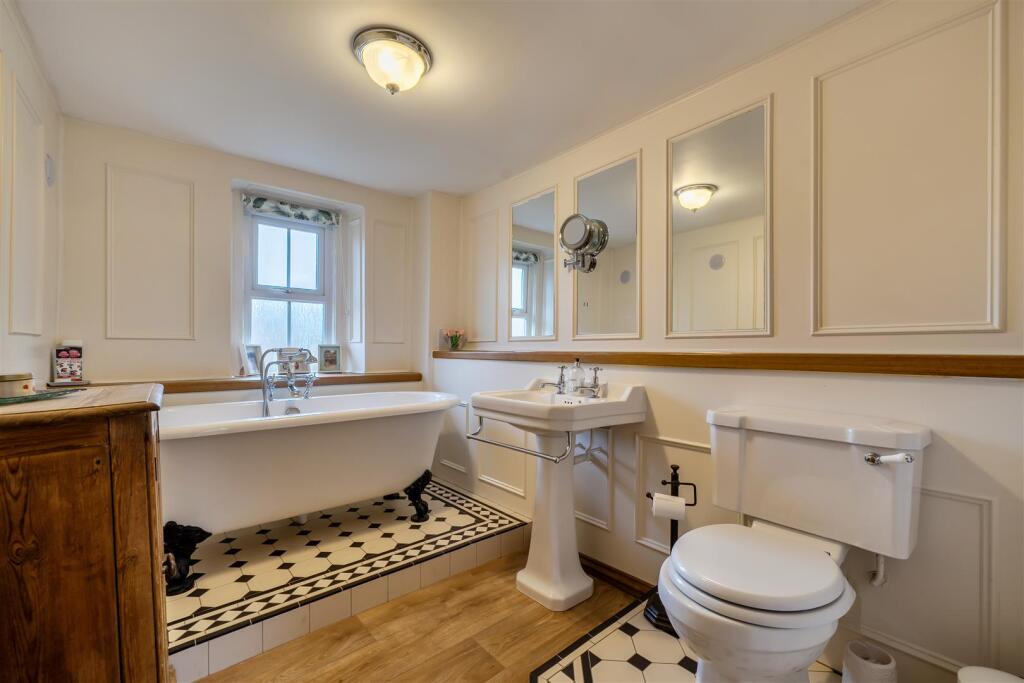 Haywards Farm Close, Verwood photo 3
