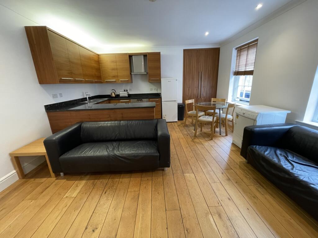 House in Newcastle upon Tyne, Grainger Town - View 2