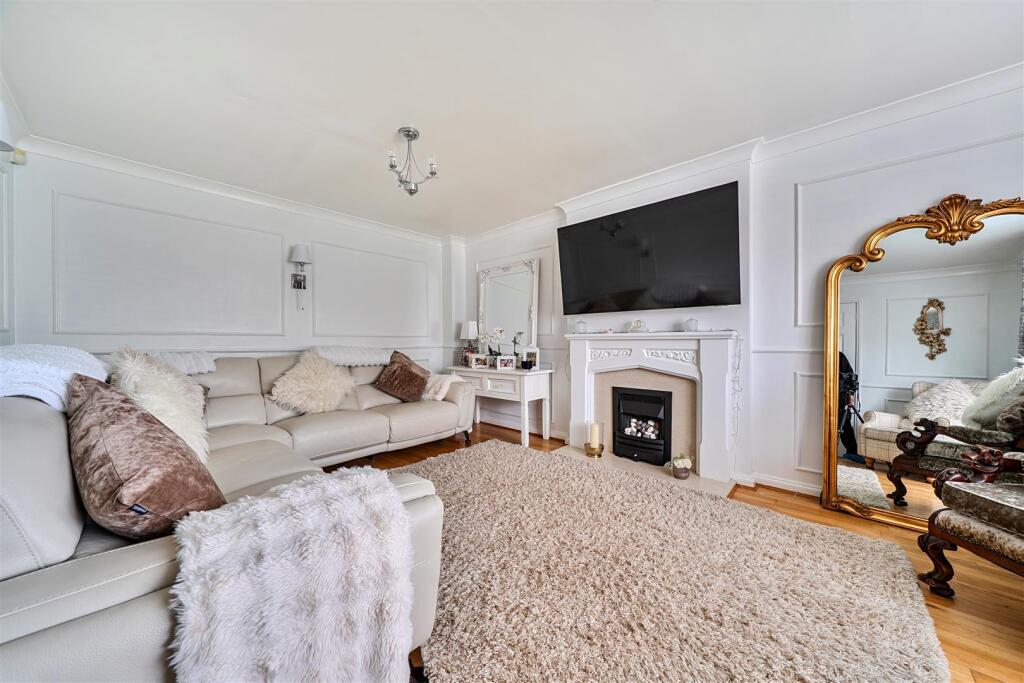Burrough Way, Lutterworth, LE17 photo 2