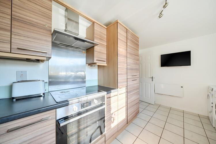 Apartment in Reading - View 5