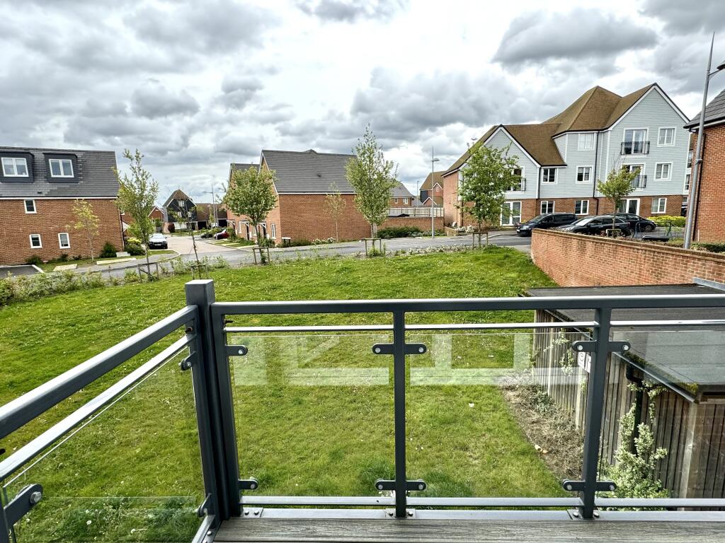 Apartment in Redhill - View 4
