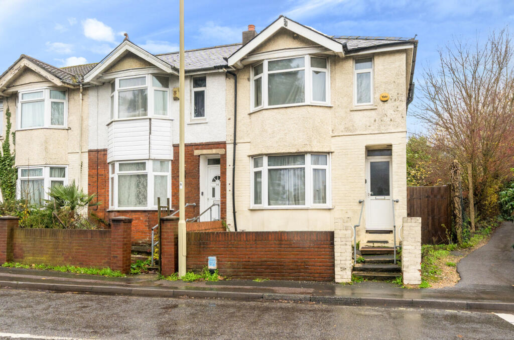 Main image of property: Junction Road, Totton, Southampton, Hampshire, SO40